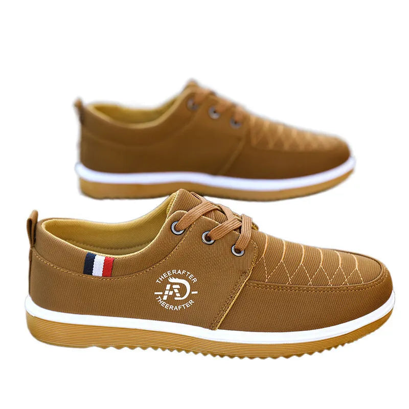 Men's black canvas low-top casual shoes with a platform heel and leather toe cap on a non-slip EVA sole.