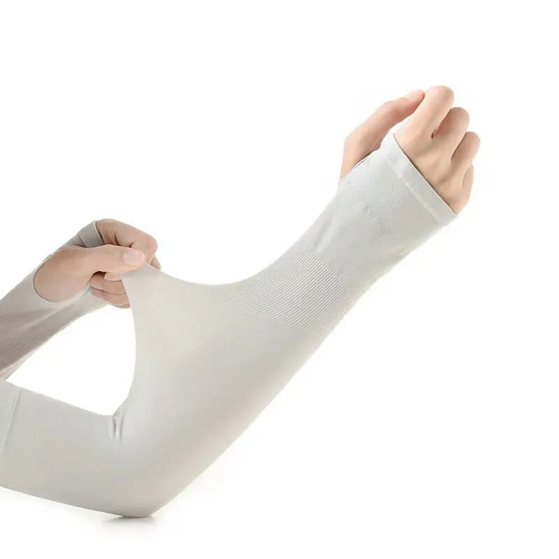 Open-finger driving ice sleeves in viscose fibre fabric for sun protection while operating vehicles