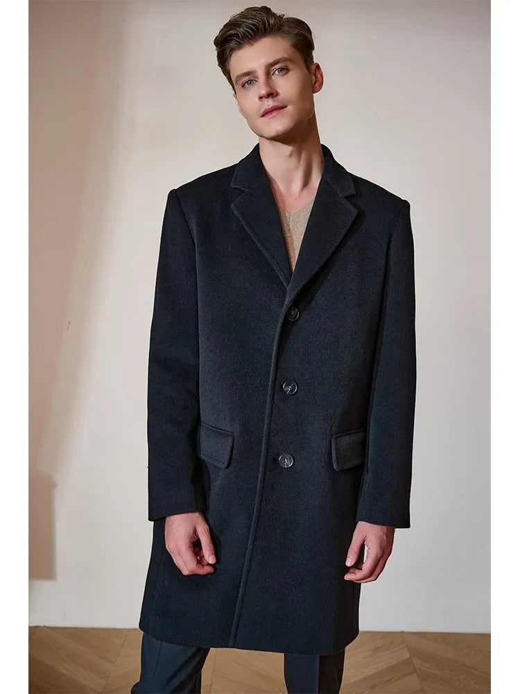 High-end mid-length wool and cashmere coat with suit collar and single-breasted front, in black or camel.