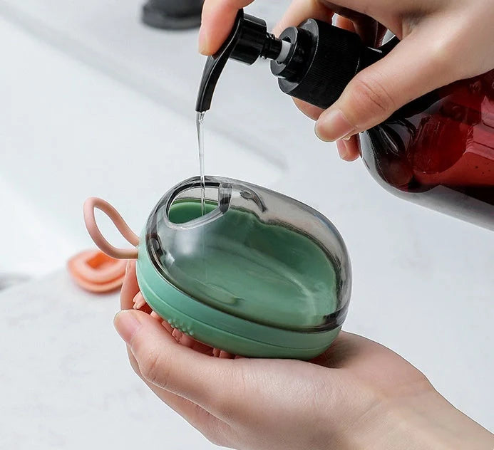 2 In 1 Pet Cleaning Brush with Shampoo Dispenser for cats and dogs