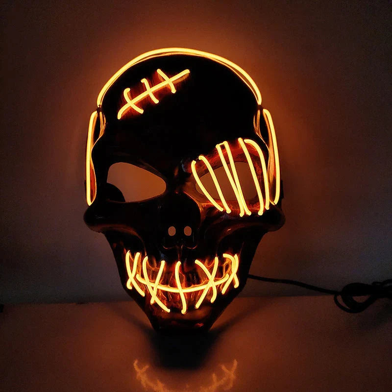 Frightening one-eyed pirate mask with glowing LED lights, perfect for Halloween parties and celebrations