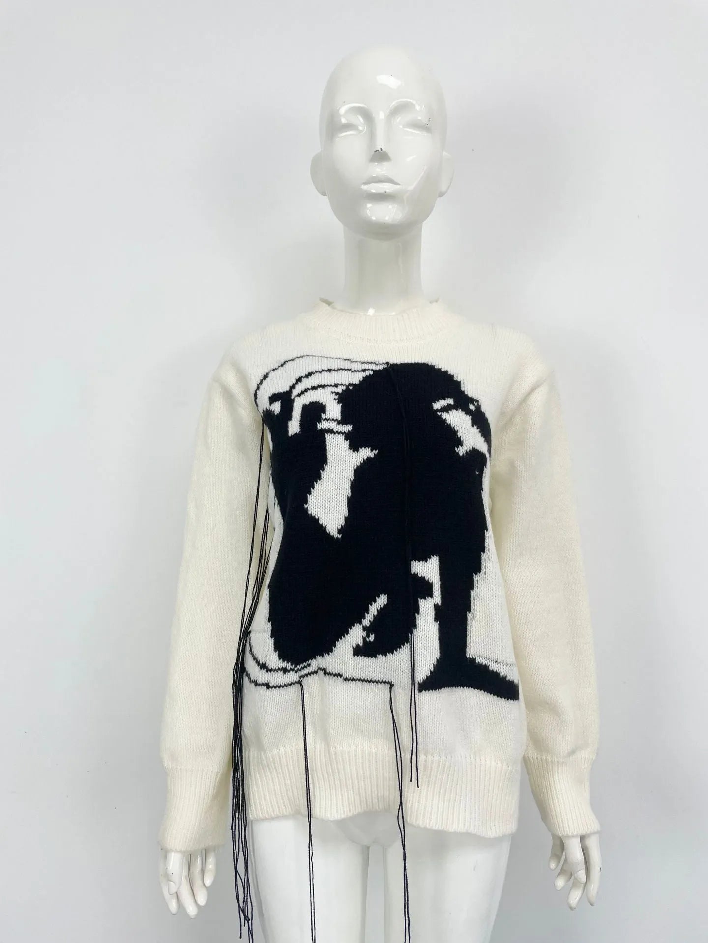 Women's alpaca wool sweater with abstract pattern tassel design in grey colour