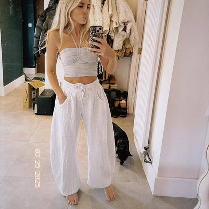 Loose cropped sweatpants in multiple colours with elastic waist and street fashion design