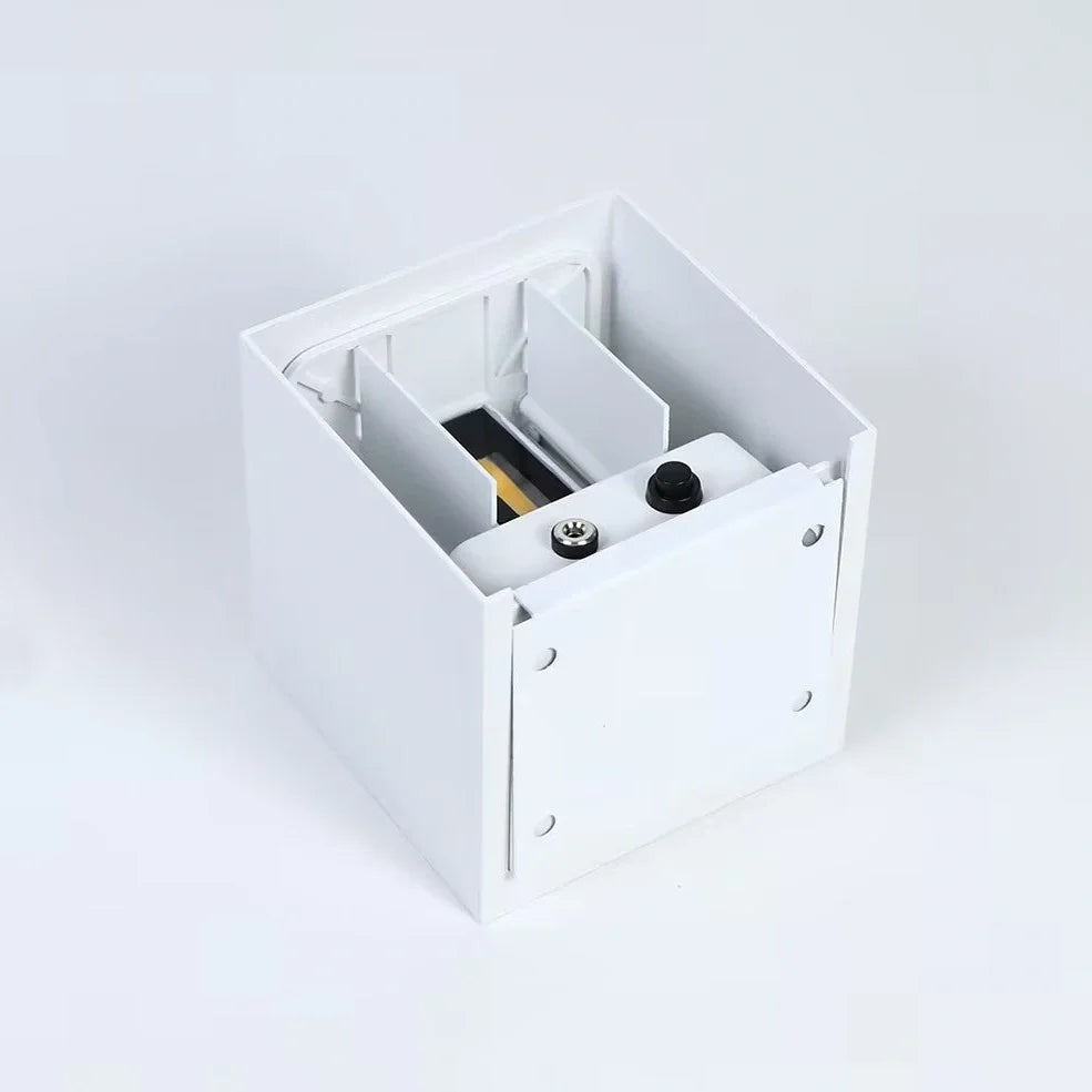Square LED wall lamp with waterproof aluminium housing measuring 10cm × 10cm