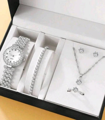 Diamond women's watch with rhinestone quartz bracelet in golden, silver, and rose gold suits