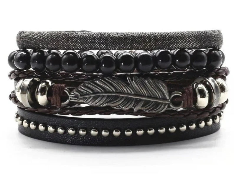 Men's vintage braided leather bracelet, a stylish and durable accessory for any occasion.