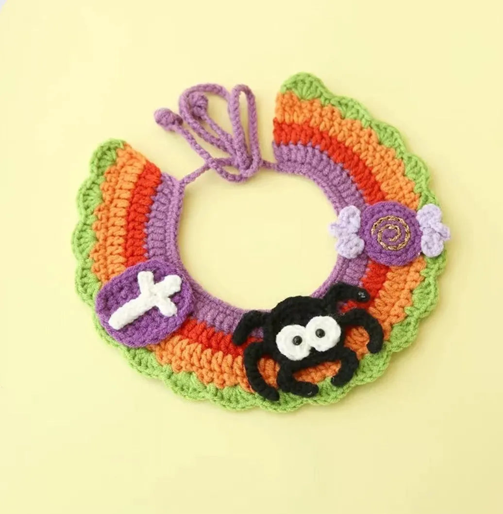 Wool jacquard triangle pet scarf with Halloween cartoon patterns for dogs and cats in S M L sizes