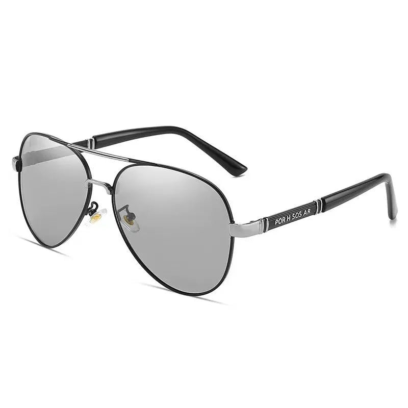 Men's polarised sunglasses with metal frame and adjustable nose pads in gold and black colour