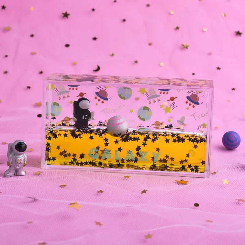Acrylic liquid quicksand floating astronaut ornament for desk decor