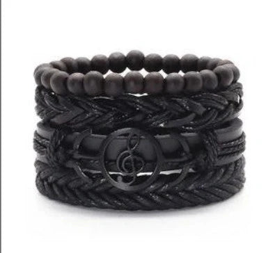 Men's vintage braided leather bracelet, a stylish and durable accessory for any occasion.