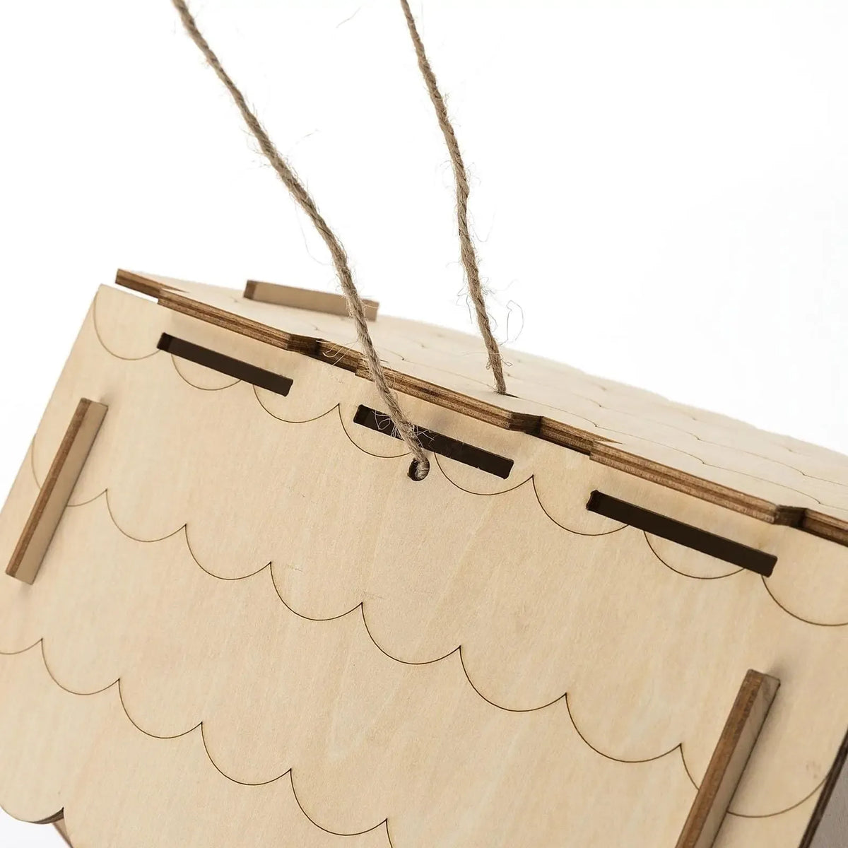 Unfinished wooden bird house with lace roof, poplar splint, 19 x 12.5 x 18.5cm, yellow colour option