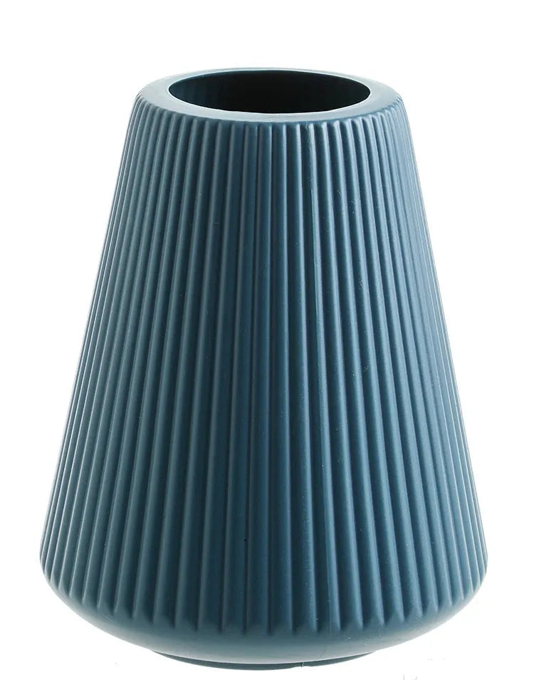 Melamine plastic decorative vase in blue colour measuring 16cm diameter by 20cm height with simple style