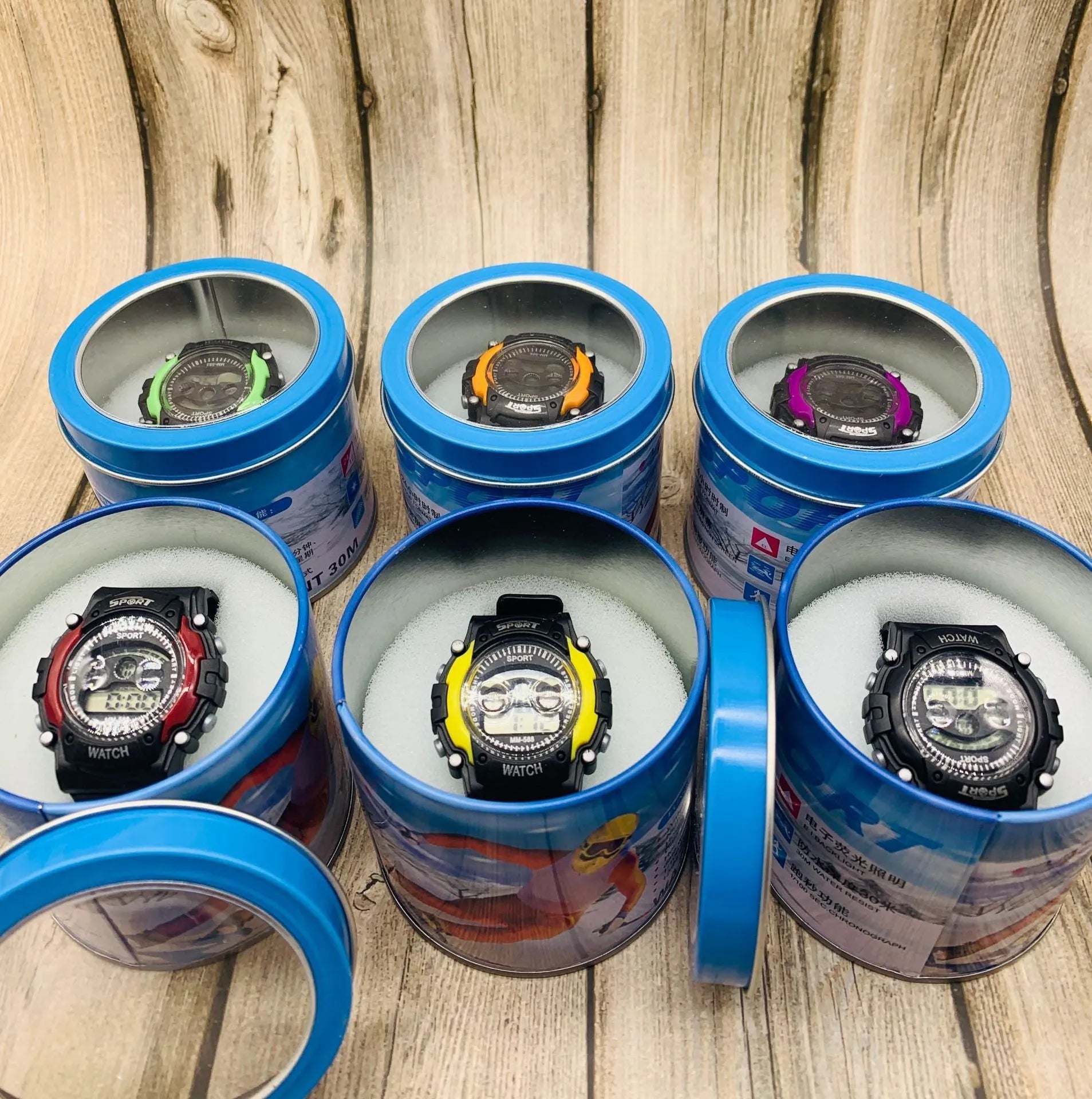 Children's digital electronic watch with multiple functions and 10m waterproof rating