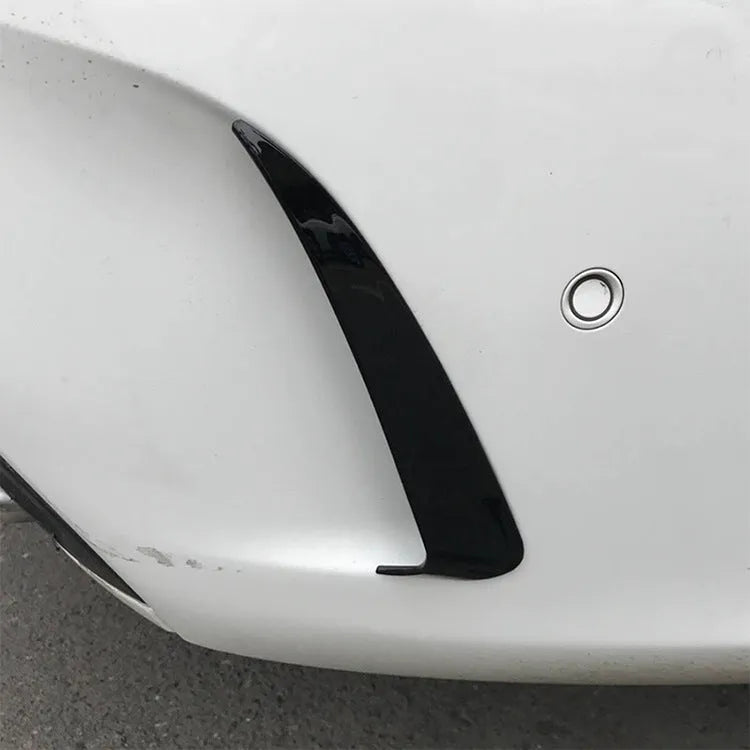 Rear wind blade ABS bumper sticker in piano black or carbon fibre pattern, 250 measurement, one set