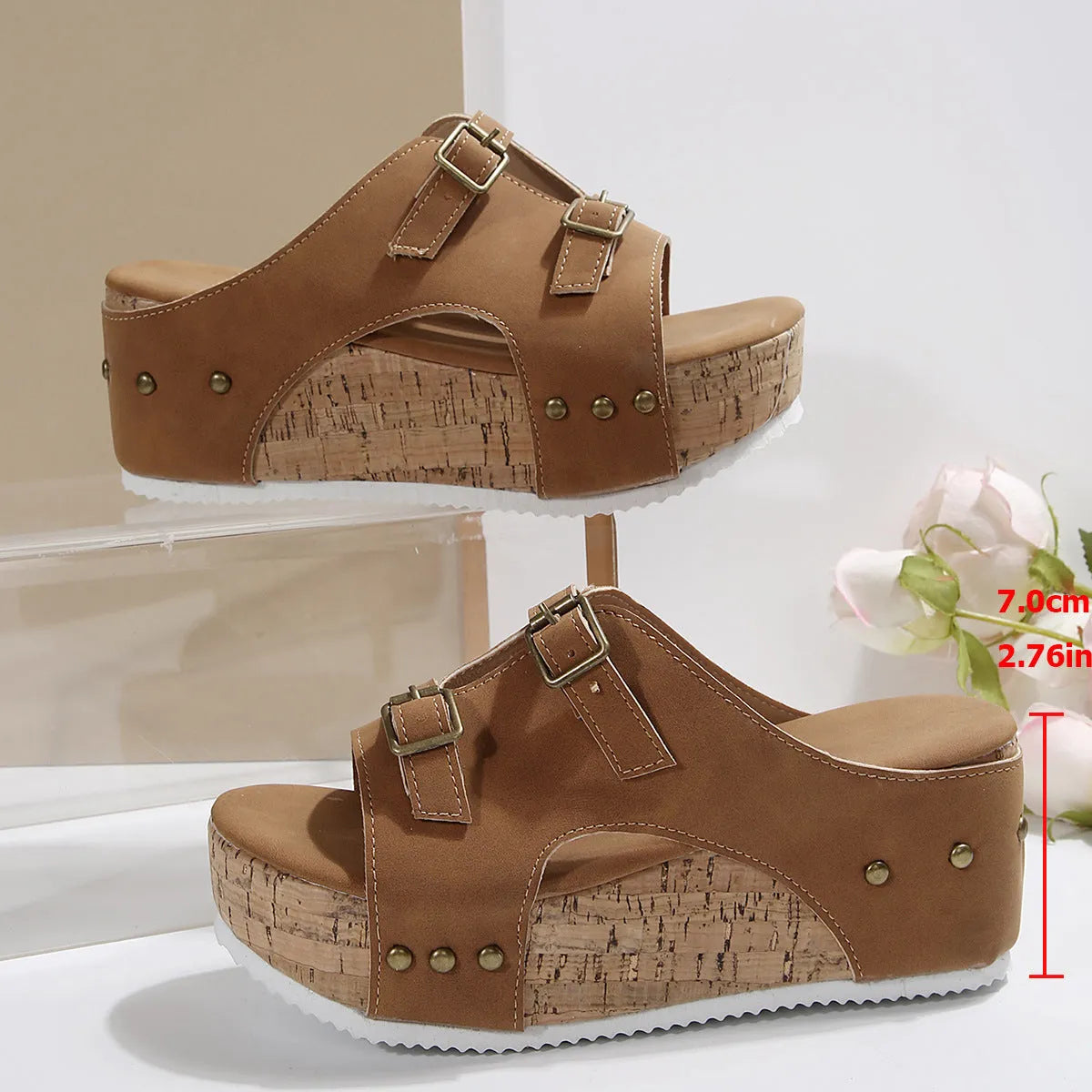 Women's platform muffin beach sandals in black, showcasing scaffold fish mouth design and PU upper.