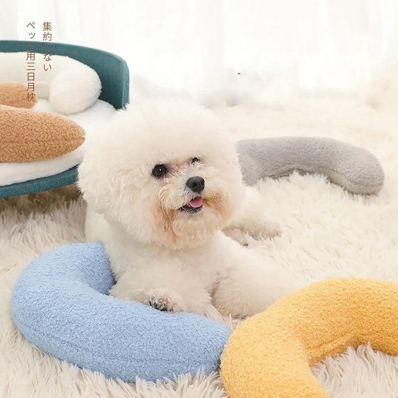 U-shaped cat pillow with adjustable collar for cervical support, ergonomic design for natural sleeping positions, soft pet bed cushion suitable for beds, sofas and carriers in blue, khaki, white or yellow