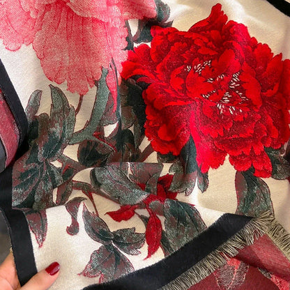 Stylish retro floral imitation cashmere scarf for women, perfect for winter warmth and fashion.