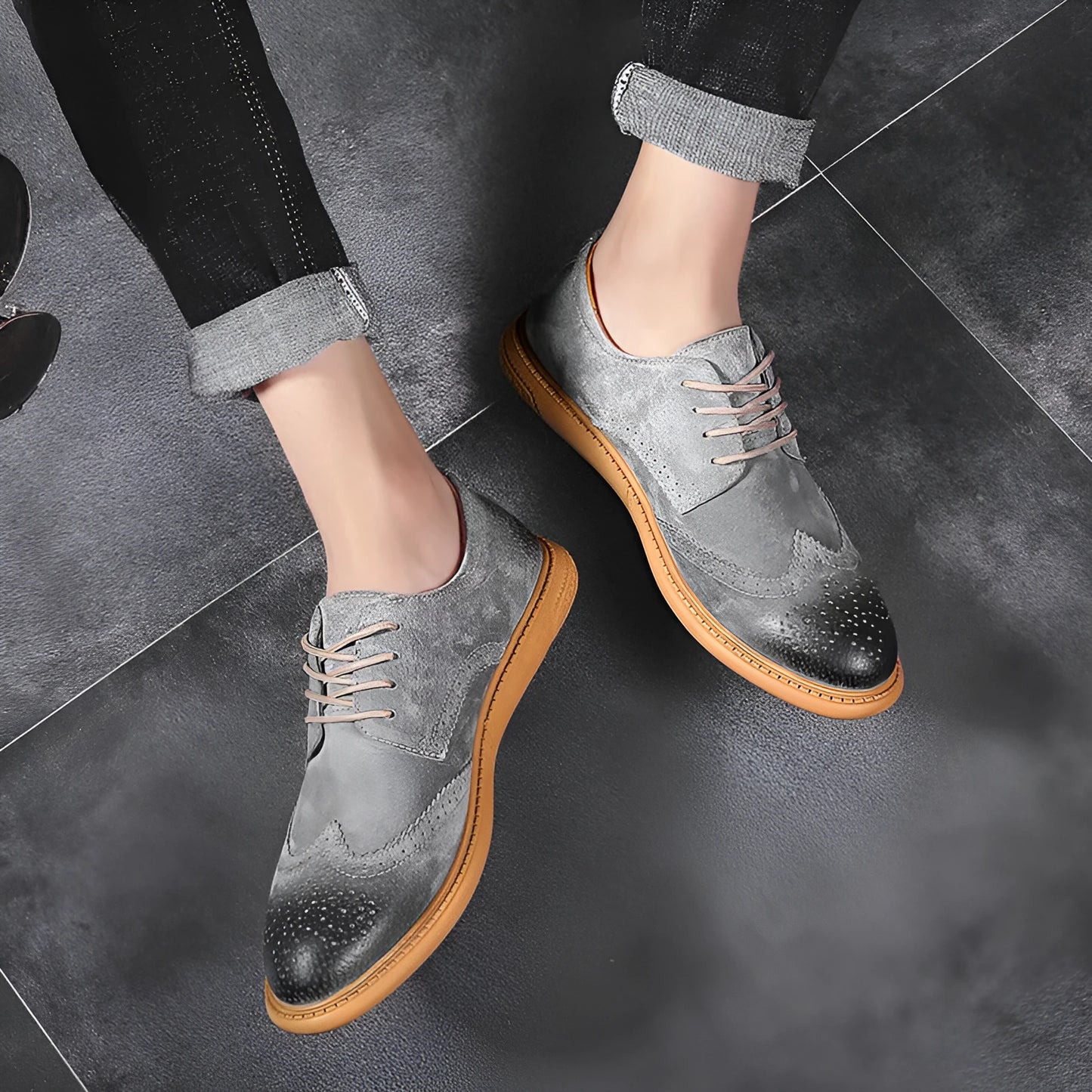 Men's black leather lace-up business shoes with a low top and rubber sole.