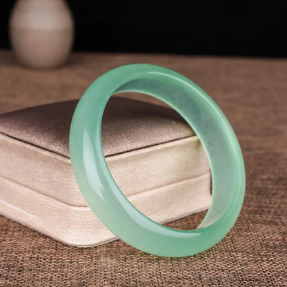 Women's quartz rock jade bracelet in modern simplicity style with size options