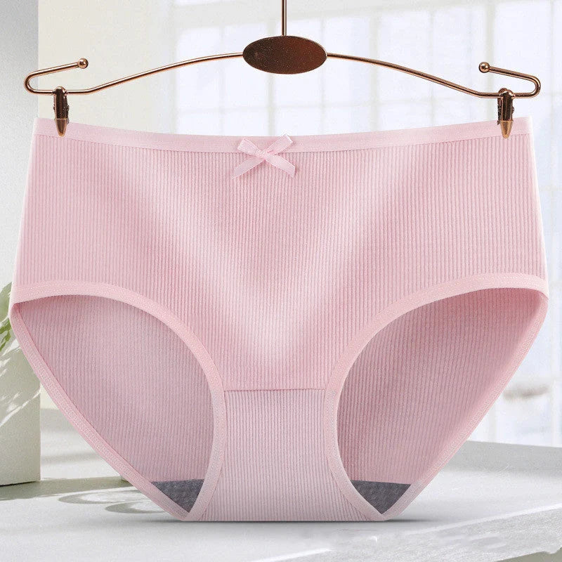 Breathable women's mid-rise non-marking shorts in various colours