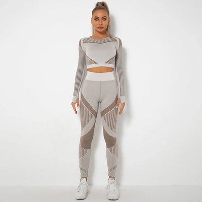 Seamless knitted yoga wearsuit for women in long-sleeved design with stripe pattern