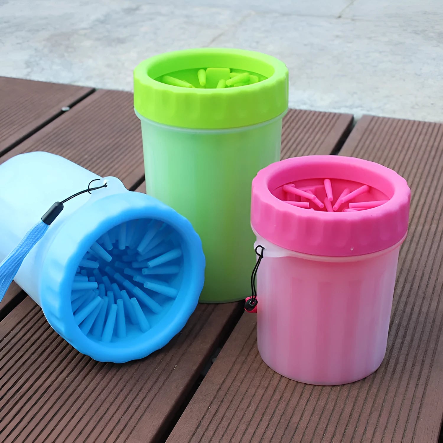Silicone dog foot washing barrel bucket in blue colour for cleaning pet paws