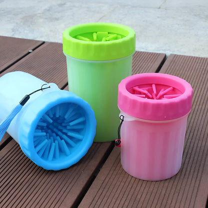 Silicone dog foot washing barrel bucket in blue colour for cleaning pet paws