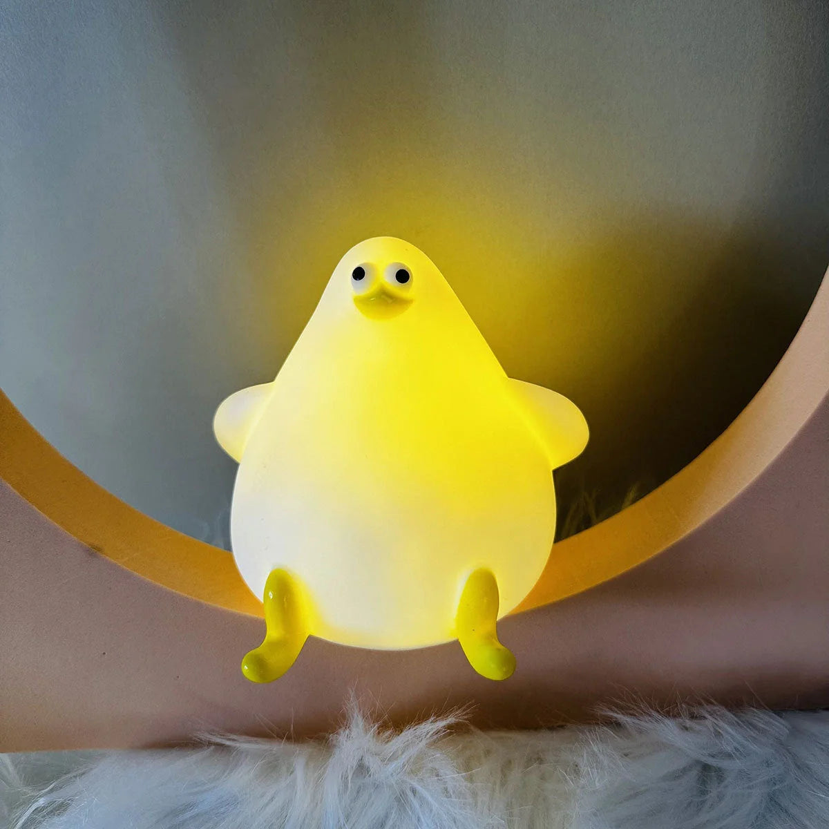 Adorable silicone seagull night light with soft glow, perfect for kids' rooms and bedtime.