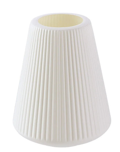 Melamine plastic decorative vase in blue colour measuring 16cm diameter by 20cm height with simple style