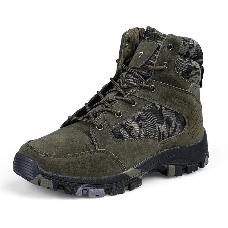 Men's black and camouflage high-top hiking shoes with metal details on artificial PU upper.