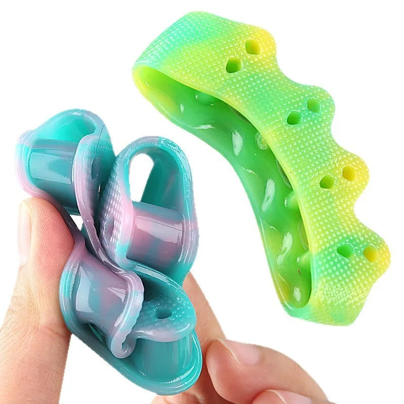 Five-hole SEBS toe separator in colour gradient, average size, for overlapping toes and daily leisure use