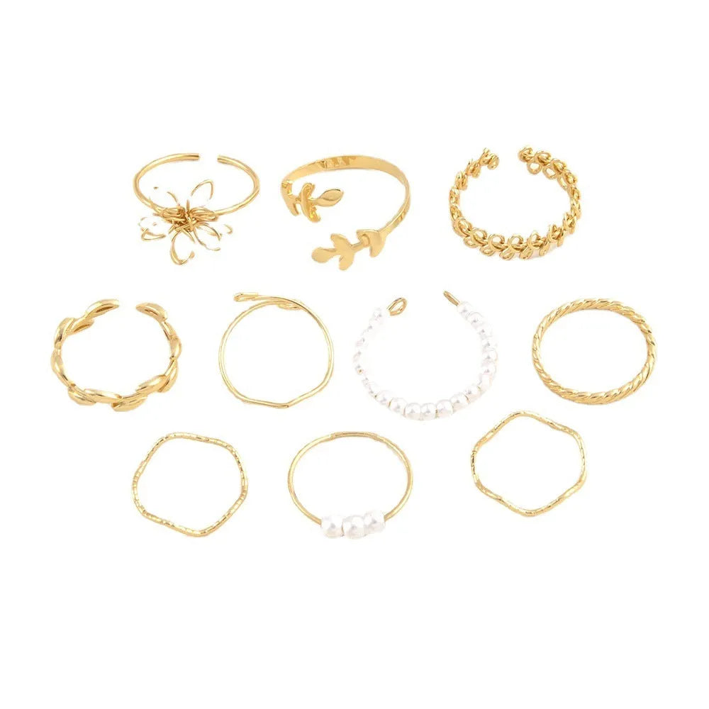 Gold openwork flower pattern ring set with electroplated glossy finish