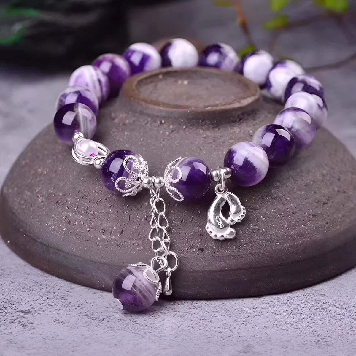 Amethyst bracelet with 10mm round violet beads on elastic string