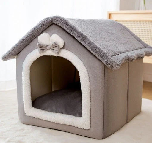 Cozy and Foldable Pet Bed for Dogs and Cats: Premium Synthetic Fur, Self-Warming, and Non-Slip Design