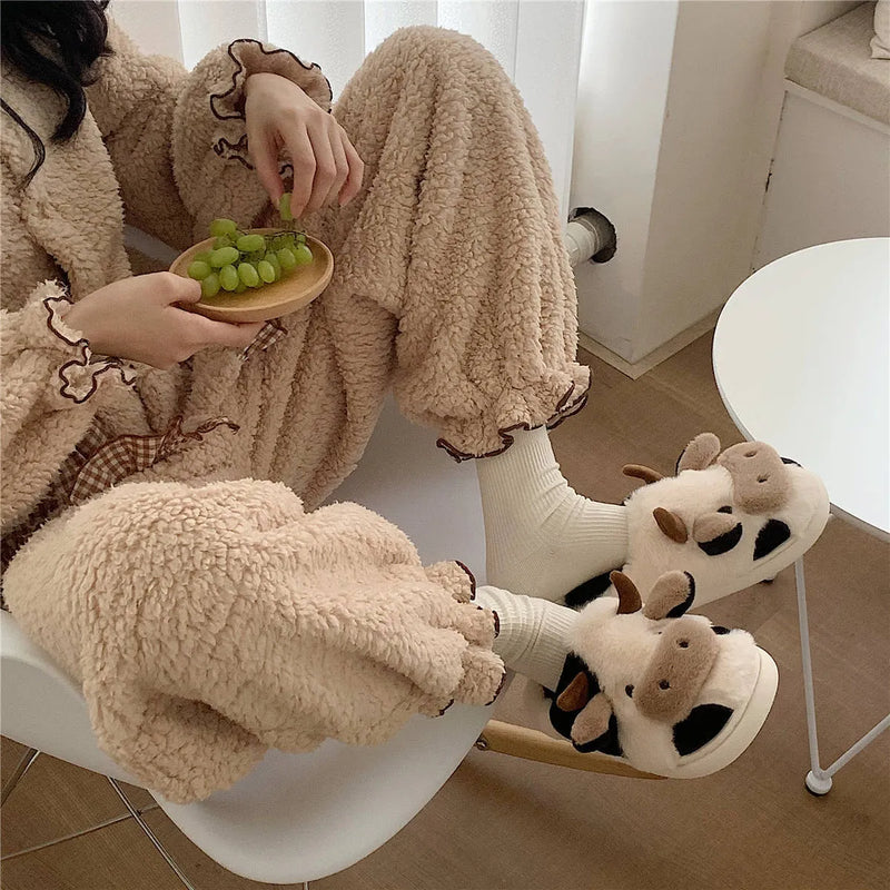 Cute cow animal slippers for women girls fashion kawaii soft fluffy winter warm slippers cartoon milk cow house slippers with non-slip PVC sole for indoor outdoor wear in white colour Korean style