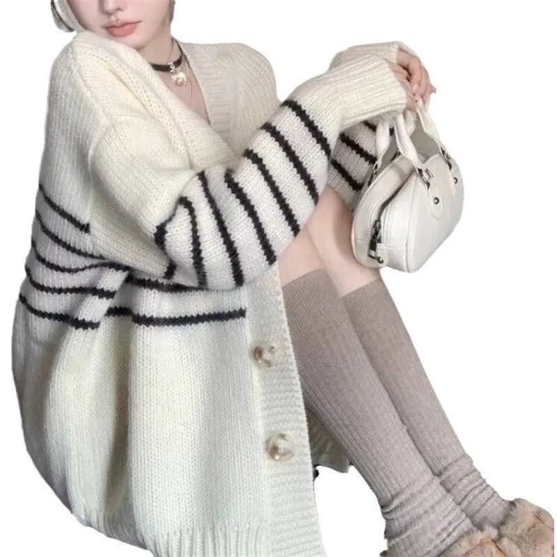Free size 3D effect button collar autumn casual polyester cardigan