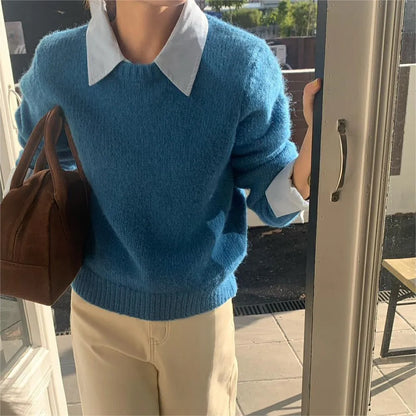 Women's loose fit knitwear top with contrast colour lapels in polyester fabric