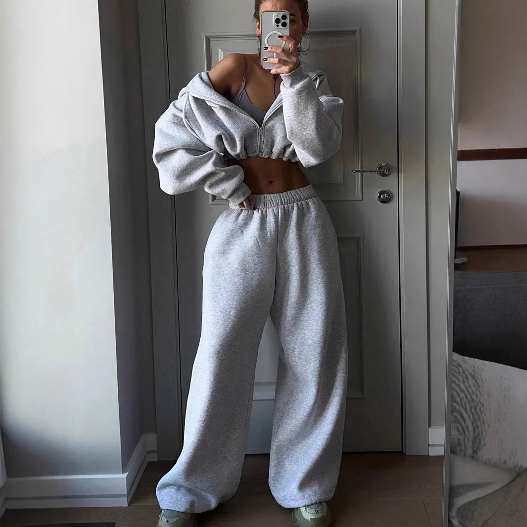 Long sleeve polyester sports tracksuit set in a choice of seven colours