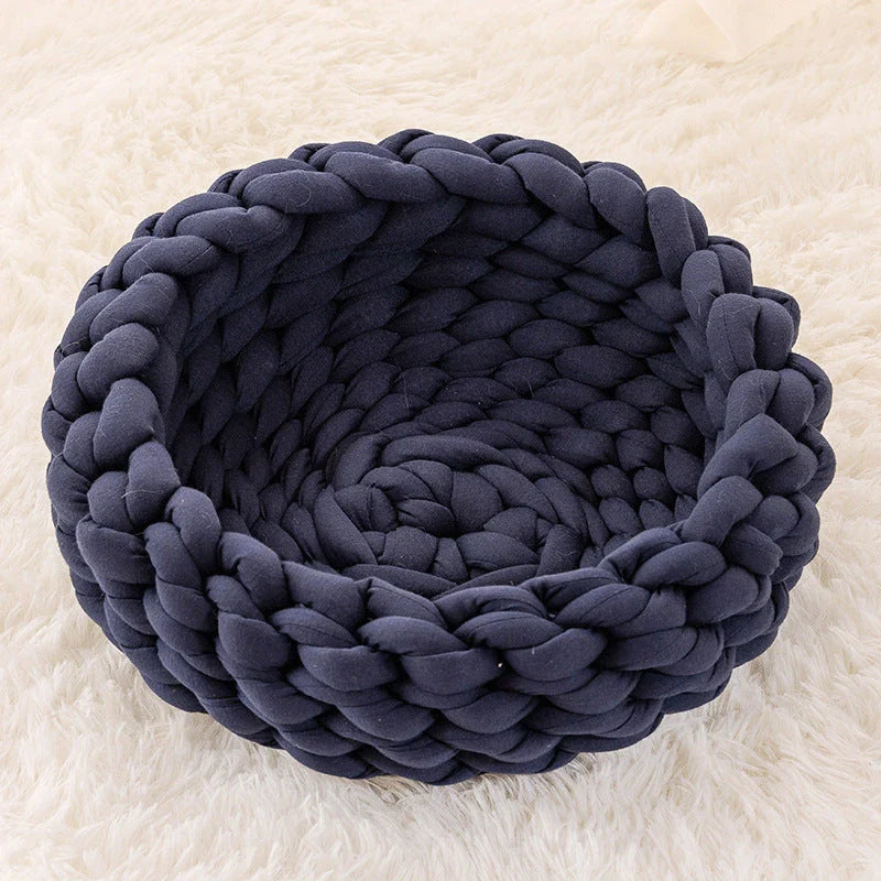 Cozy Cat Bed: Plush, Warm, and Stylish Pet Nest in Various Colors and Sizes