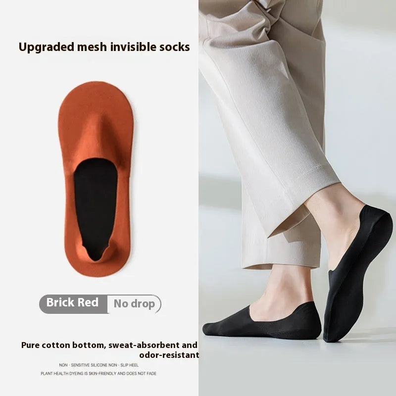 Men's solid colour cotton invisible boat socks laid flat, showing non-slip heel and low-cut design.