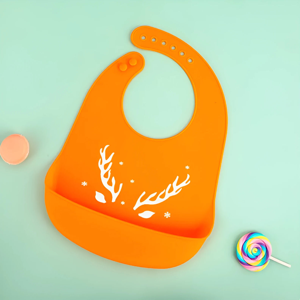 Silicone baby bib with cartoon print, waterproof and antifouling, for ages 0-6 years