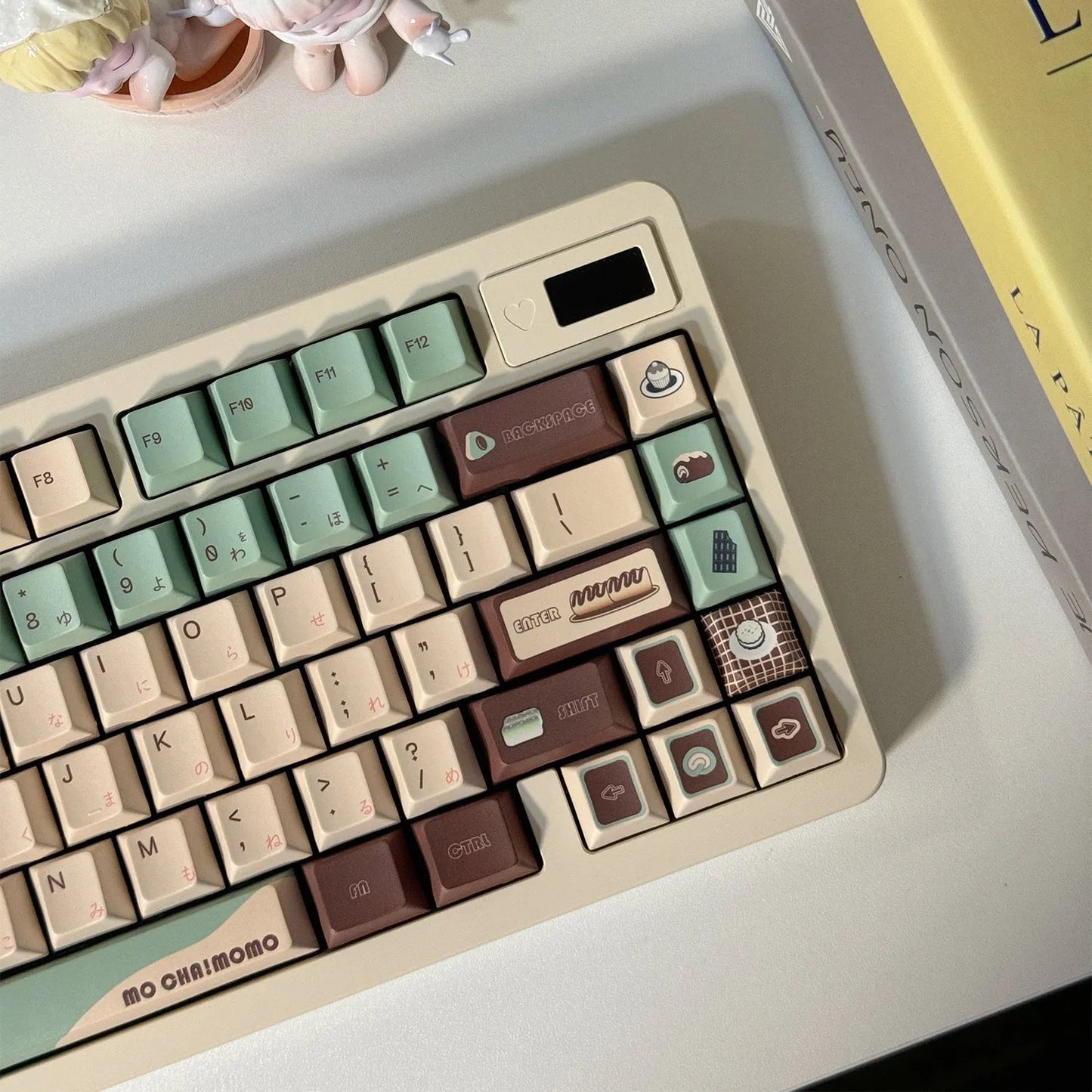 Craft Key CAP Matcha Theme keycap set for mechanical keyboards, showing ergonomic profile and full layout on a desk.
