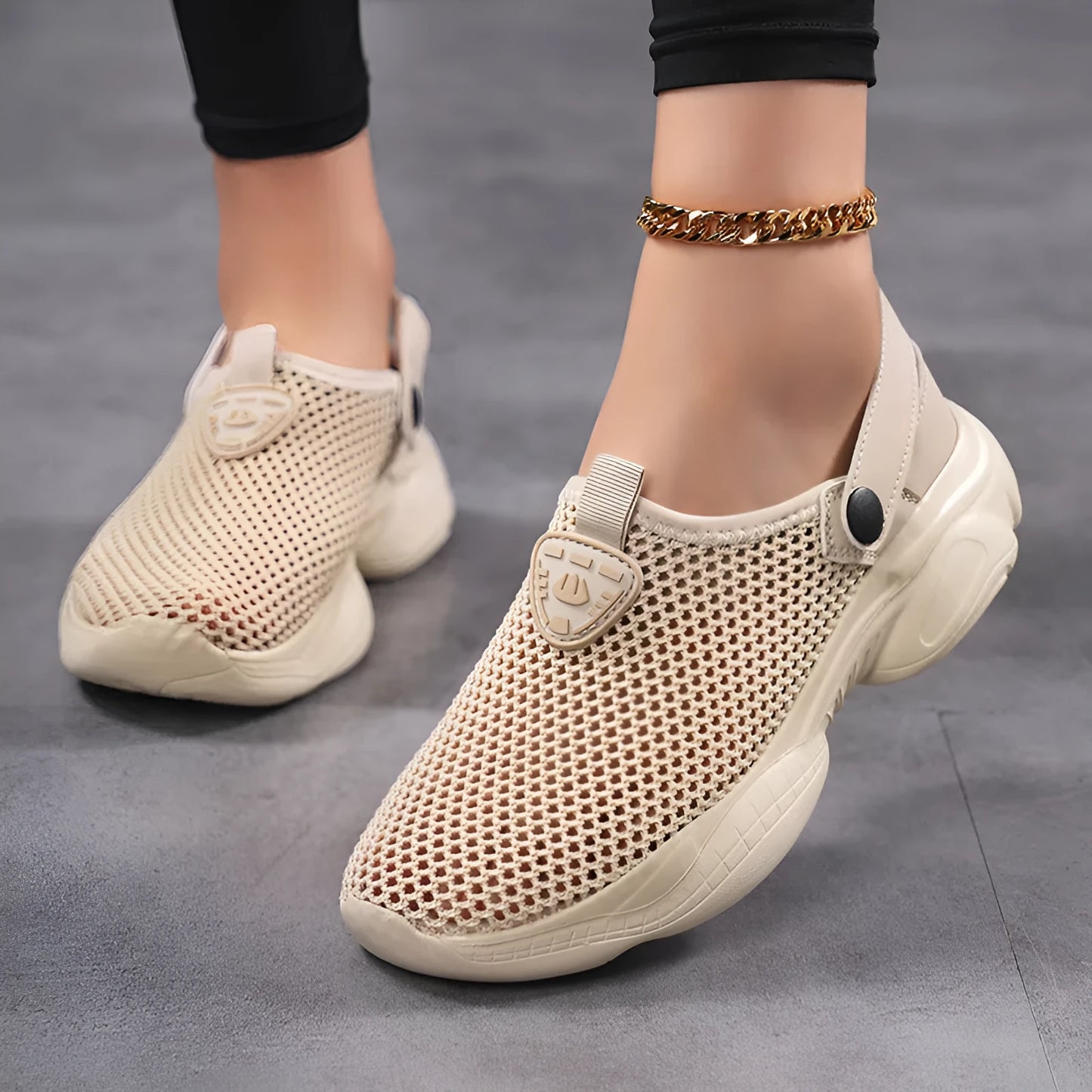Women's Flyknit casual sports sandals in beige colour with round toe holder