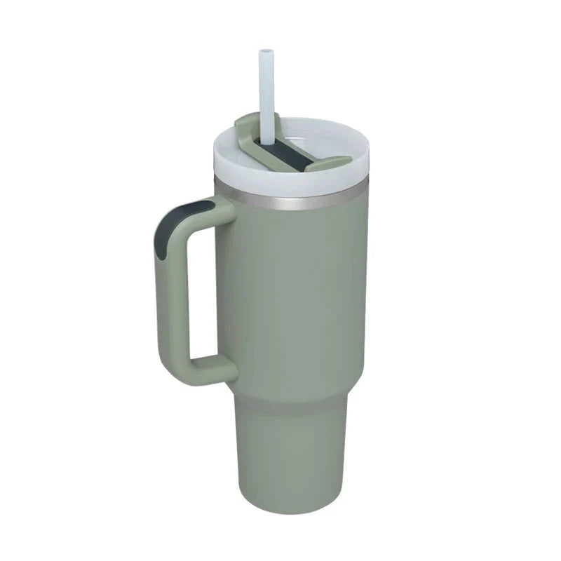 Premium insulated travel mug with straw, made of high-quality stainless steel to keep drinks hot or cold for up to 24 hours