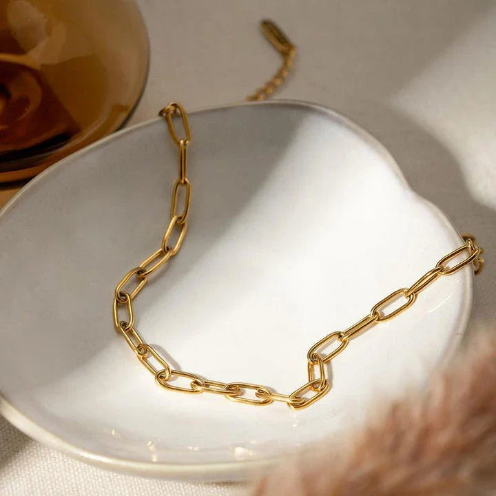 Elegant 18K gold-plated stainless steel paper clip chain anklet with minimalist, sophisticated design