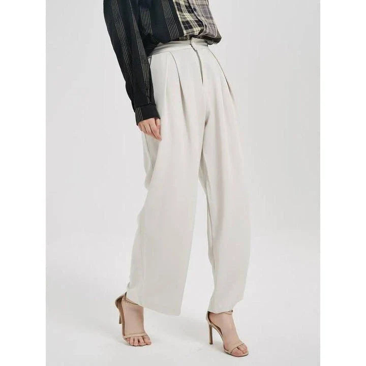 Elegant wide-leg trousers with high waist, perfect for stylish women's summer wardrobe