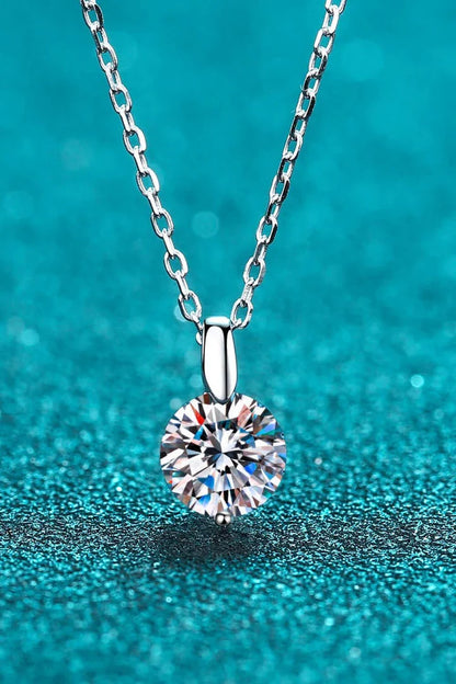 Elegant 925 sterling silver moissanite pendant necklace with a minimalist and modern design