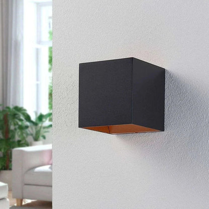 Adjustable Beam LED Outdoor Wall Light with customisable lighting and modern aluminium design