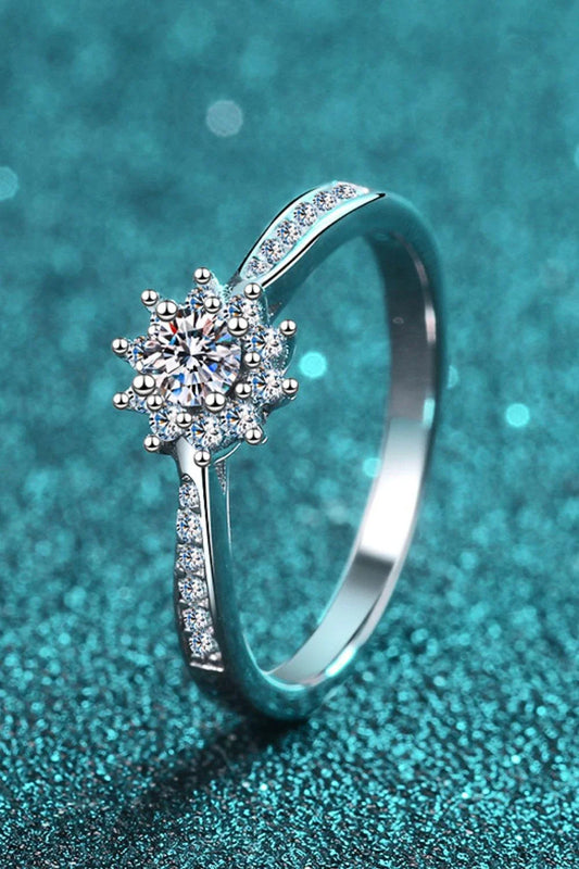 Moissanite Snowflake Ring with Rhodium Plating - Elegant and Sophisticated British-Inspired Accessory