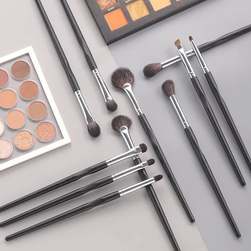 OVW Cosmetic Makeup Brushes Set with high-quality goat hair bristles and wooden handles for flawless makeup application